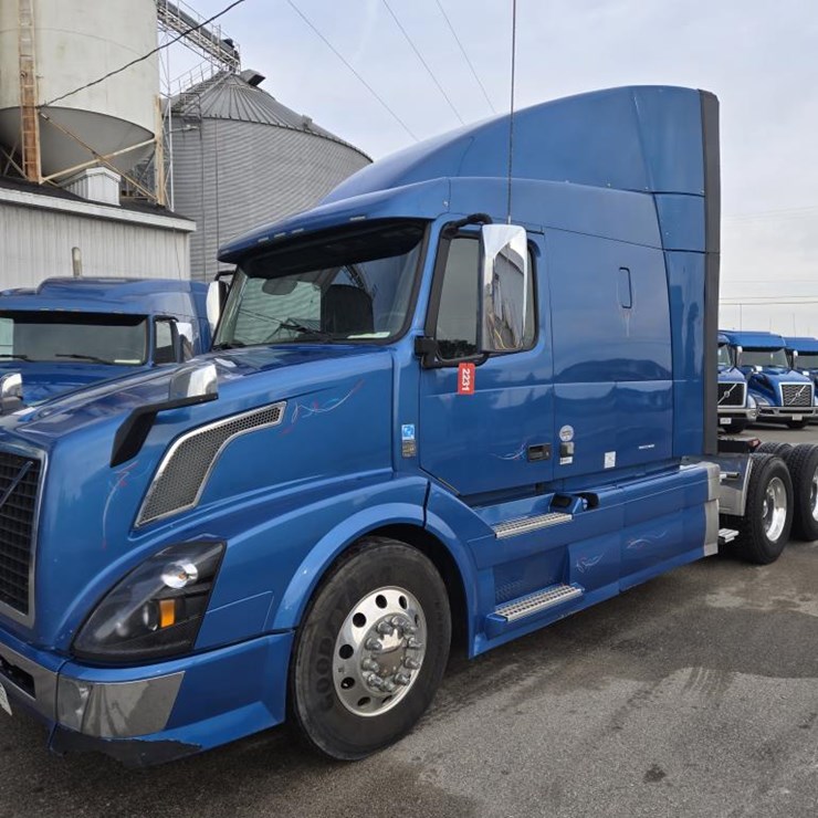 #2231 • 2016 Volvo VNL Sleeper Cab Semi