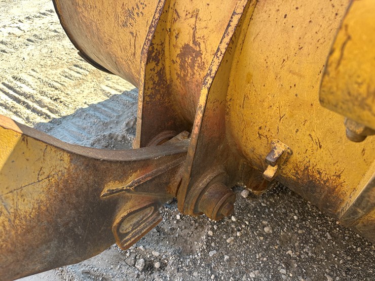 caterpillar-963-image-30