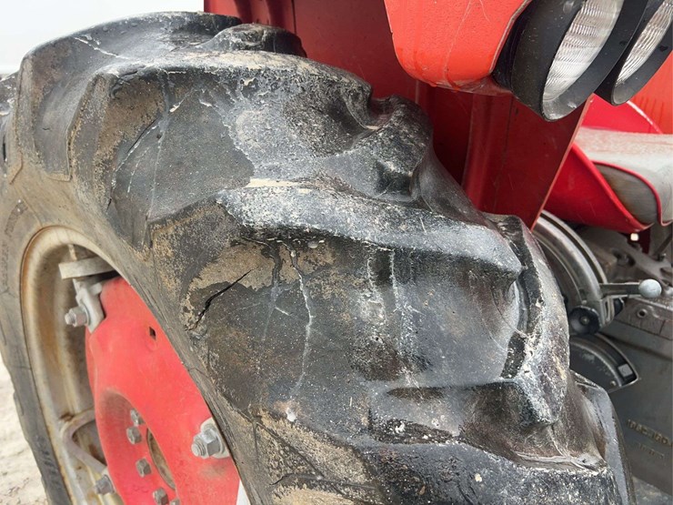 massey-ferguson-135-image-32