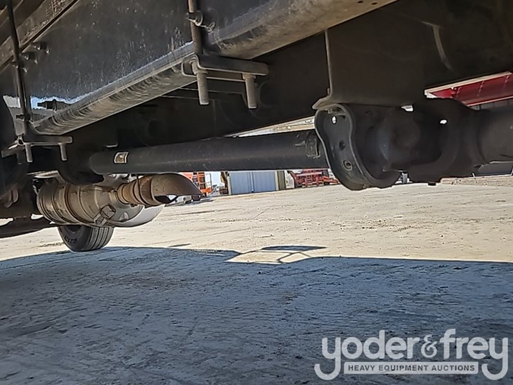 2018-peterbilt-337-image-21