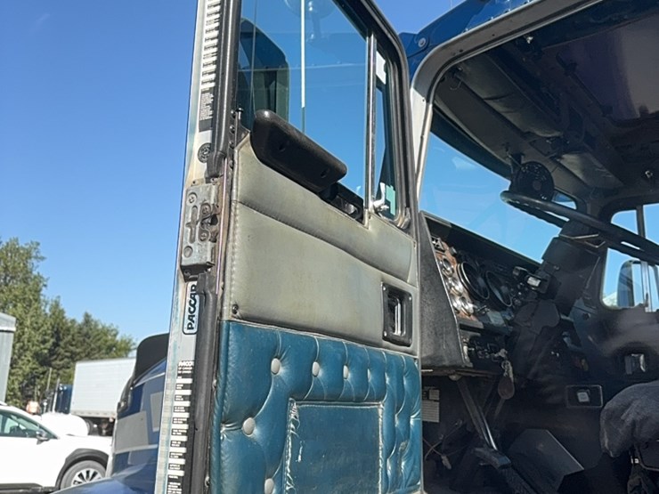 1990-kenworth-t600-image-152