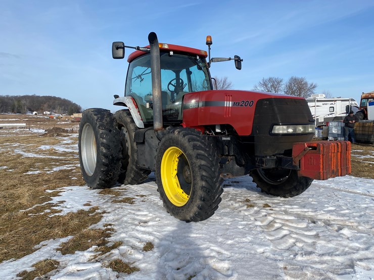 #125-•-2001-case-mx200-magnum-tractor-(colfax,-wi)-image-4