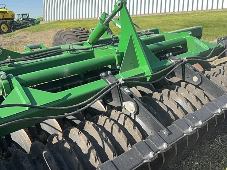 2023-john-deere-h-image-52