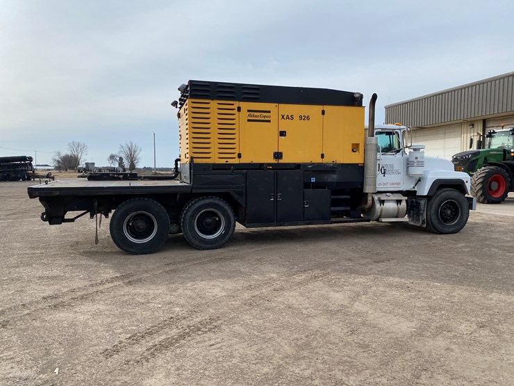 1999-mack-rd690s-image-7