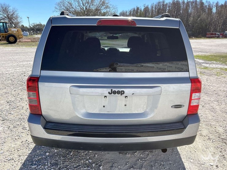 2015-jeep-patriot-sport-image-27