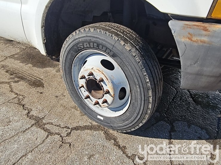 1999-ford-f550-image-9