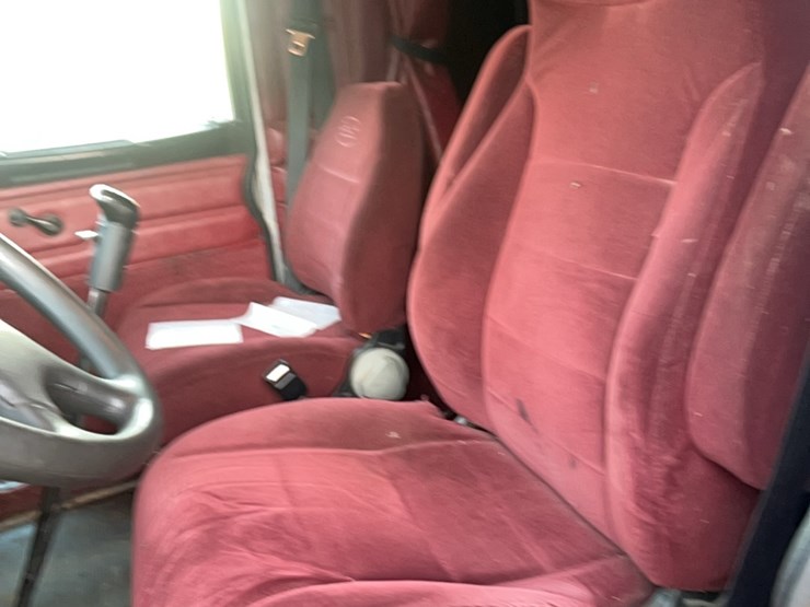 2003-peterbilt-379-image-45