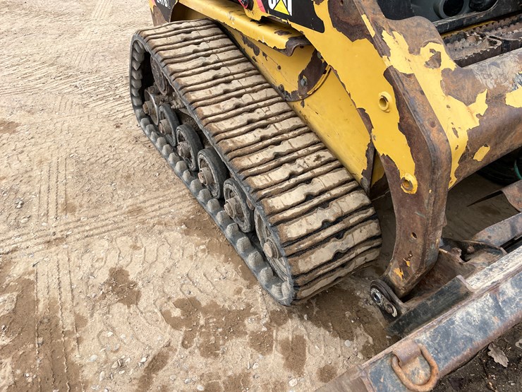 caterpillar-247-image-5