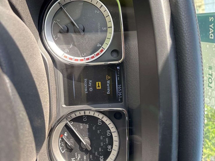 2016-nissan-titan-image-13