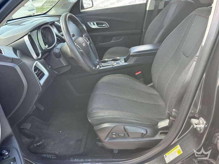 2017-chevrolet-equinox-image-11