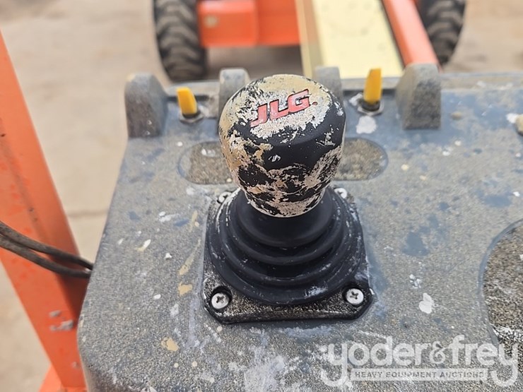 2015-jlg-600s-image-65