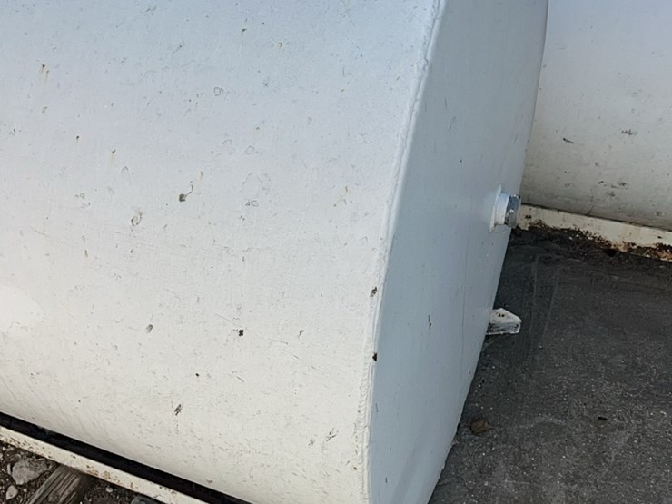 1000-gallon-fuel-tank-and-500-gallon-fuel-tank,-sell-together,-includes-pump,-used-for-diesel-image-7