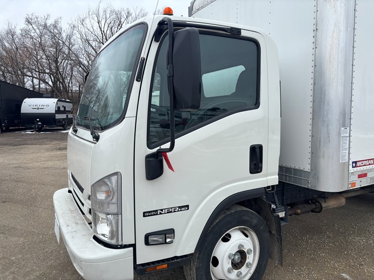 2021-isuzu-npr-hd-image-7