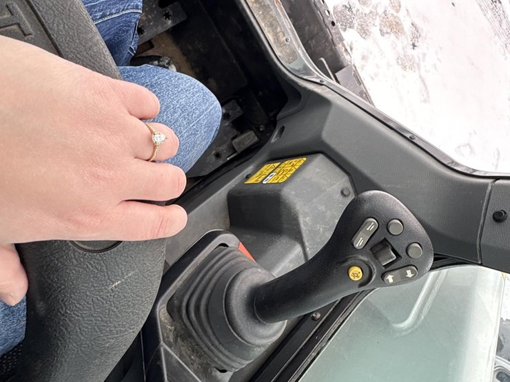 2023-bobcat-t62-image-30