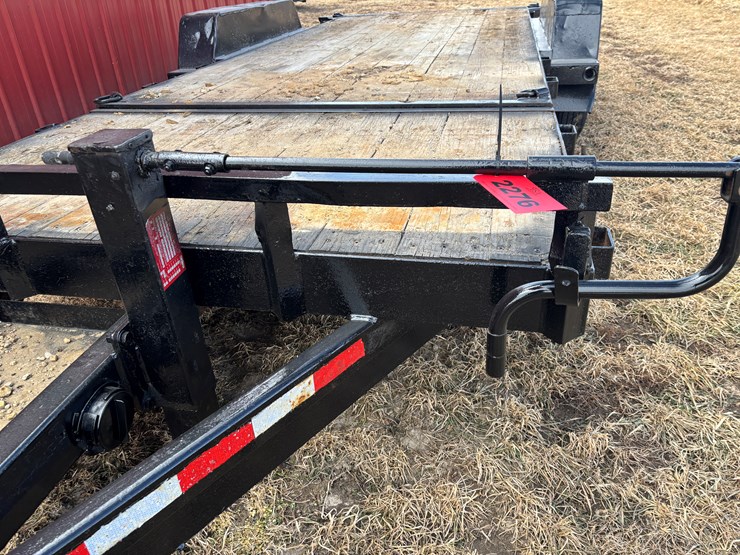 #2276-•-2013-b-&-b-20'-tandem-axle-tilt-bed-trailer-image-22