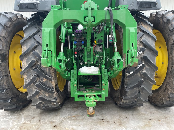 2020-john-deere-8r-340-image-25