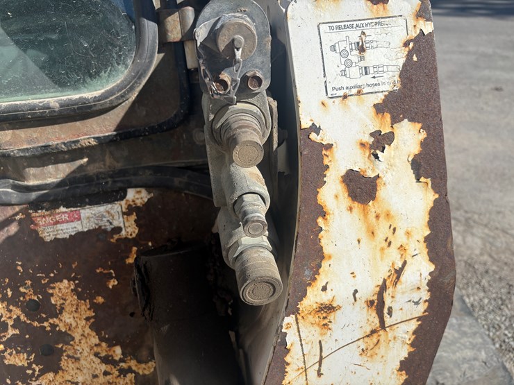 2007-bobcat-t300-image-39