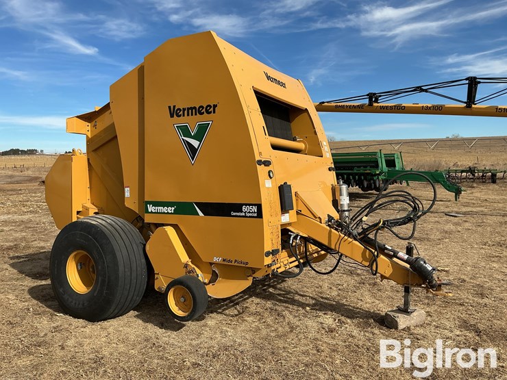 2015-vermeer-605n-cornstalk-special-image-3