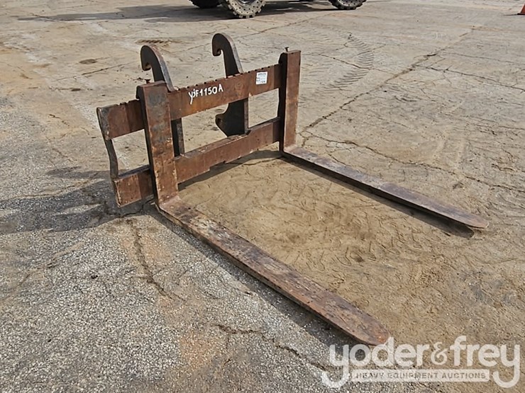 caterpillar-420f2-image-7