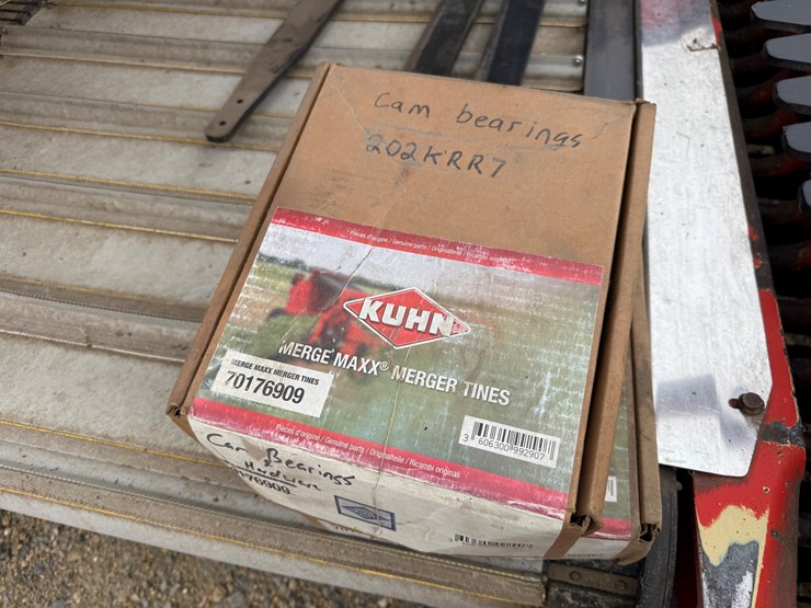 2011-kuhn-merge-maxx-900-image-29