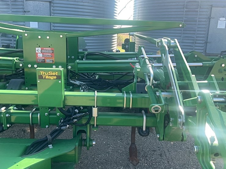 2022-john-deere-52-image-44