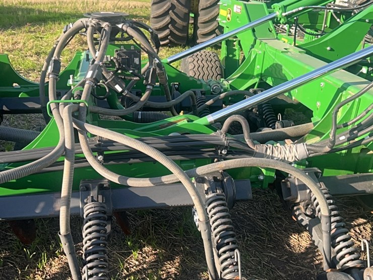 2018-john-deere-1910-image-135