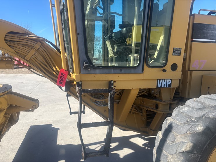 caterpillar-140h-vhp-image-10