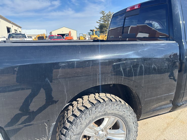 2014-dodge-1500-image-16