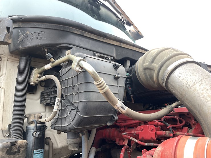 2019-kenworth-t880-image-57