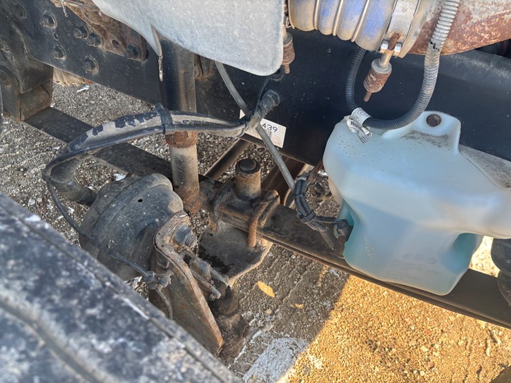 #2294-•-2013-freightliner-m2-flatbed-truck-image-55