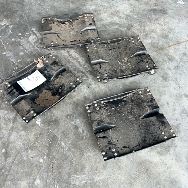 (4) Rolling stands for truck tires, can also be used for other heavy items