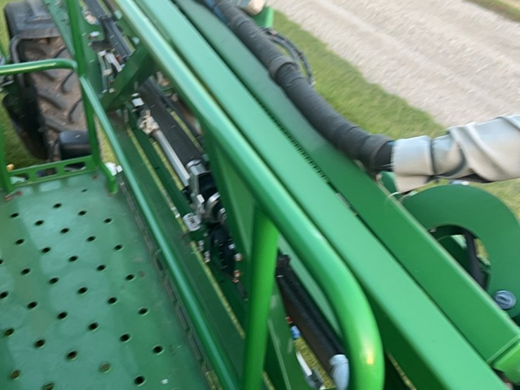 2014-john-deere-r4030-image-40