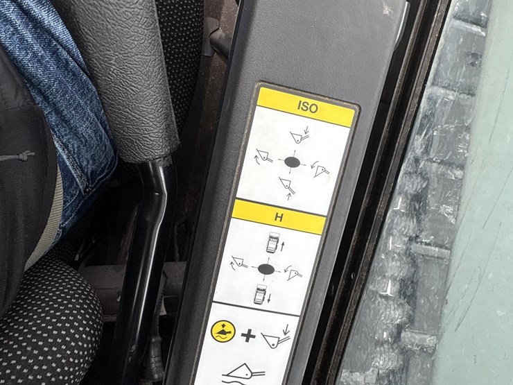 2023-bobcat-t62-image-29