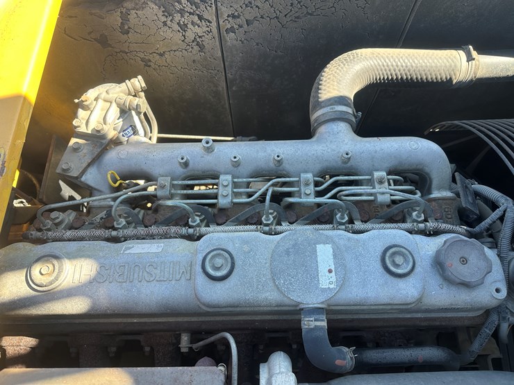 new-holland-eh215-image-51