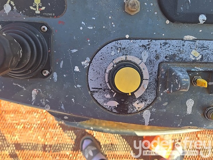 2017-jlg-600aj-image-69