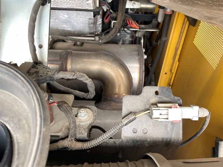 2019-john-deere-332-image-26