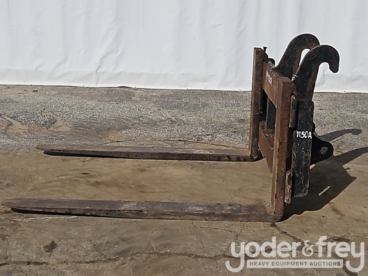 caterpillar-420f2-image-2