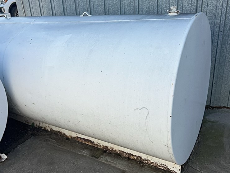 1000-gallon-fuel-tank-and-500-gallon-fuel-tank,-sell-together,-includes-pump,-used-for-diesel-image-12