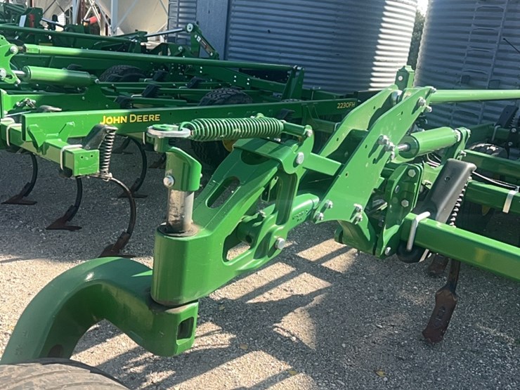 2022-john-deere-52-image-115