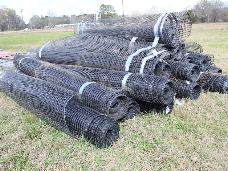 #34282-•-lot-of-baselok-polypropylene-black-fencing-image-1