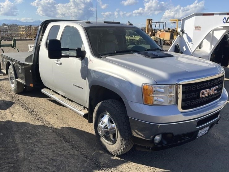 2011-gmc-3500-image-1