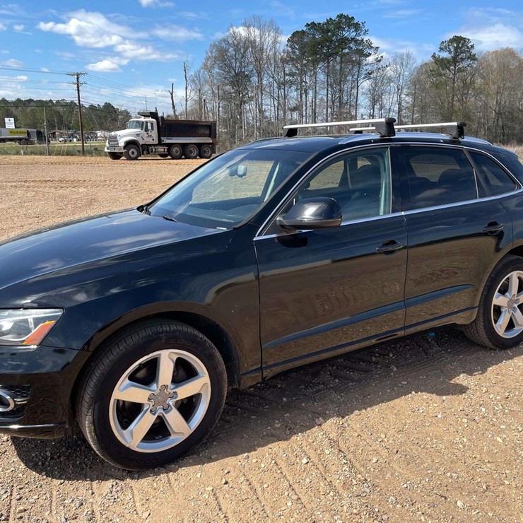 2011 AUDI Q5