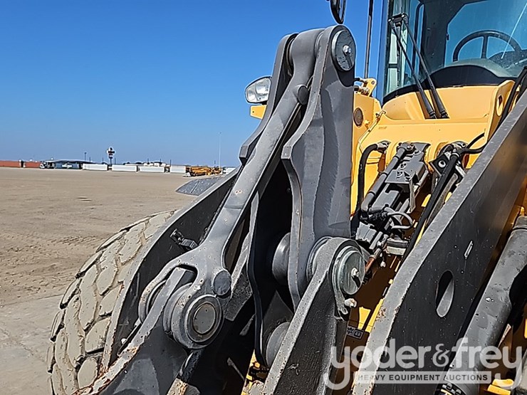 2018-volvo-l70h-image-23