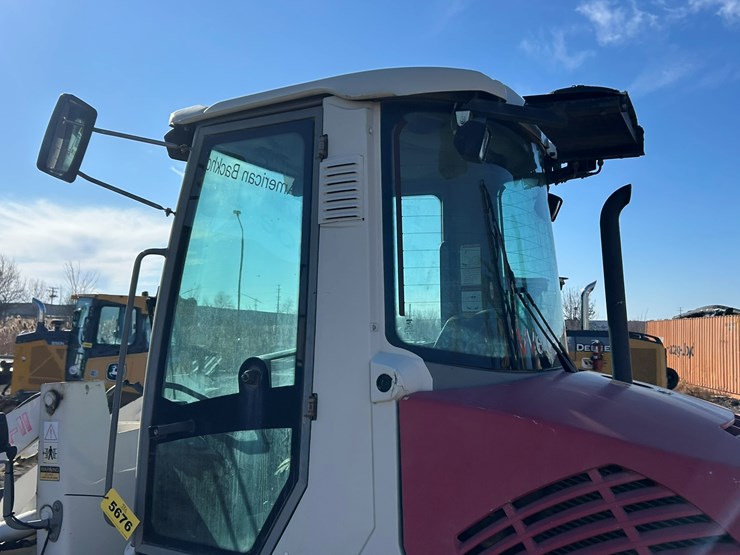 takeuchi-tw80-image-51