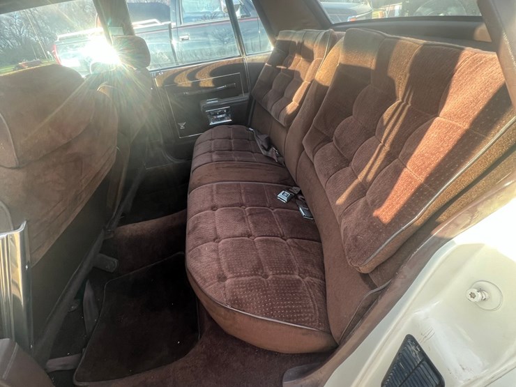 lot-13.-oldsmobile-delta-88-royale-car,-4-dr.,-196,050-mi,-307-v8,--4-speed-automatic-image-16