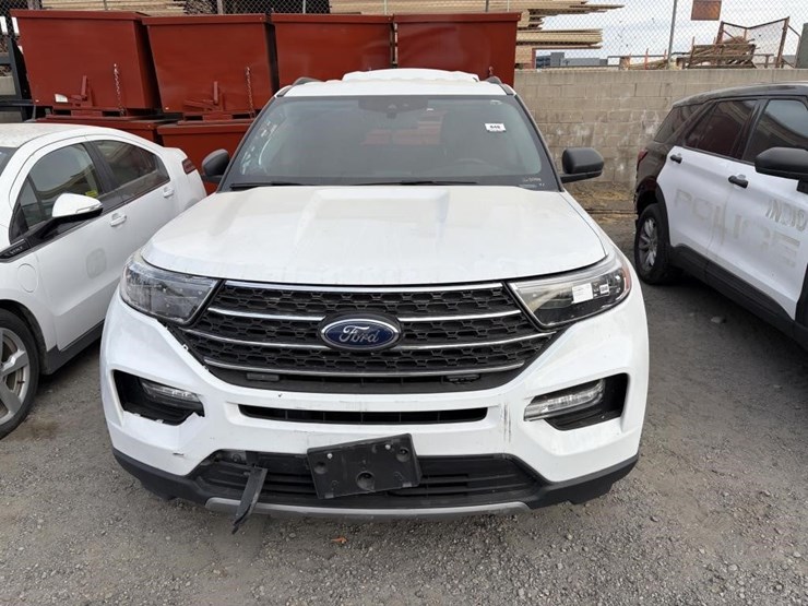 2021-ford-explorer-image-5