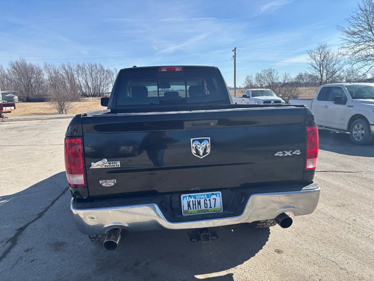 2014-dodge-1500-image-3