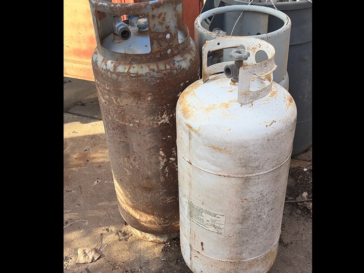 #93-•-propane-tanks-image-2