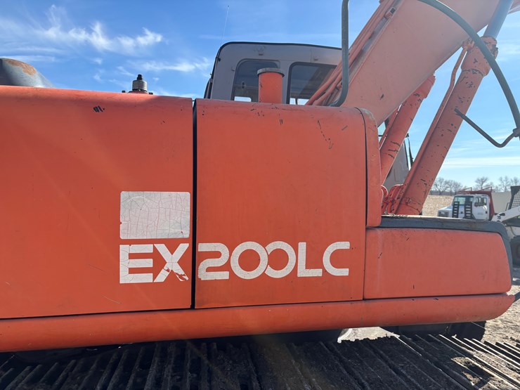 hitachi-ex200-lc-image-14