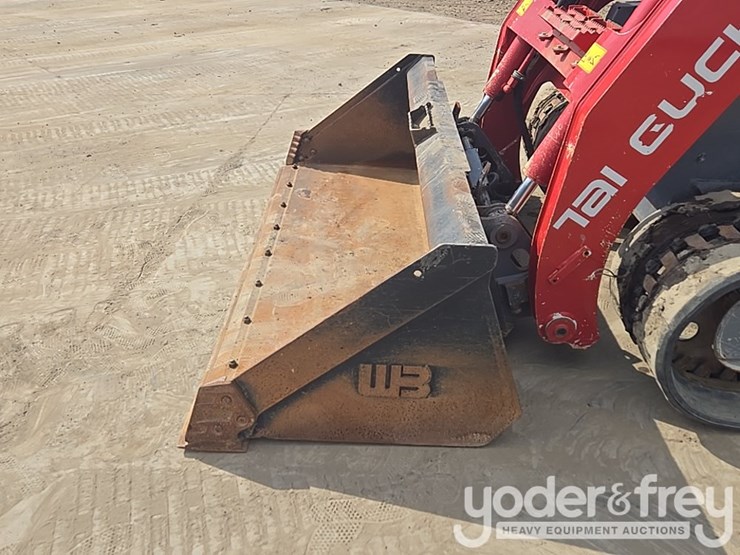 2023-takeuchi-tl12v2-image-9